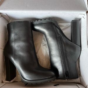 Woman’s Aldo Boots size 6